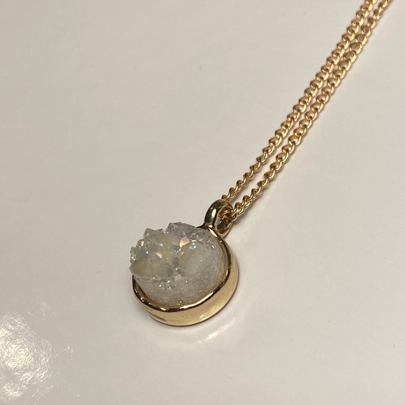 white crystal druzy necklace - Picture 7 of 7